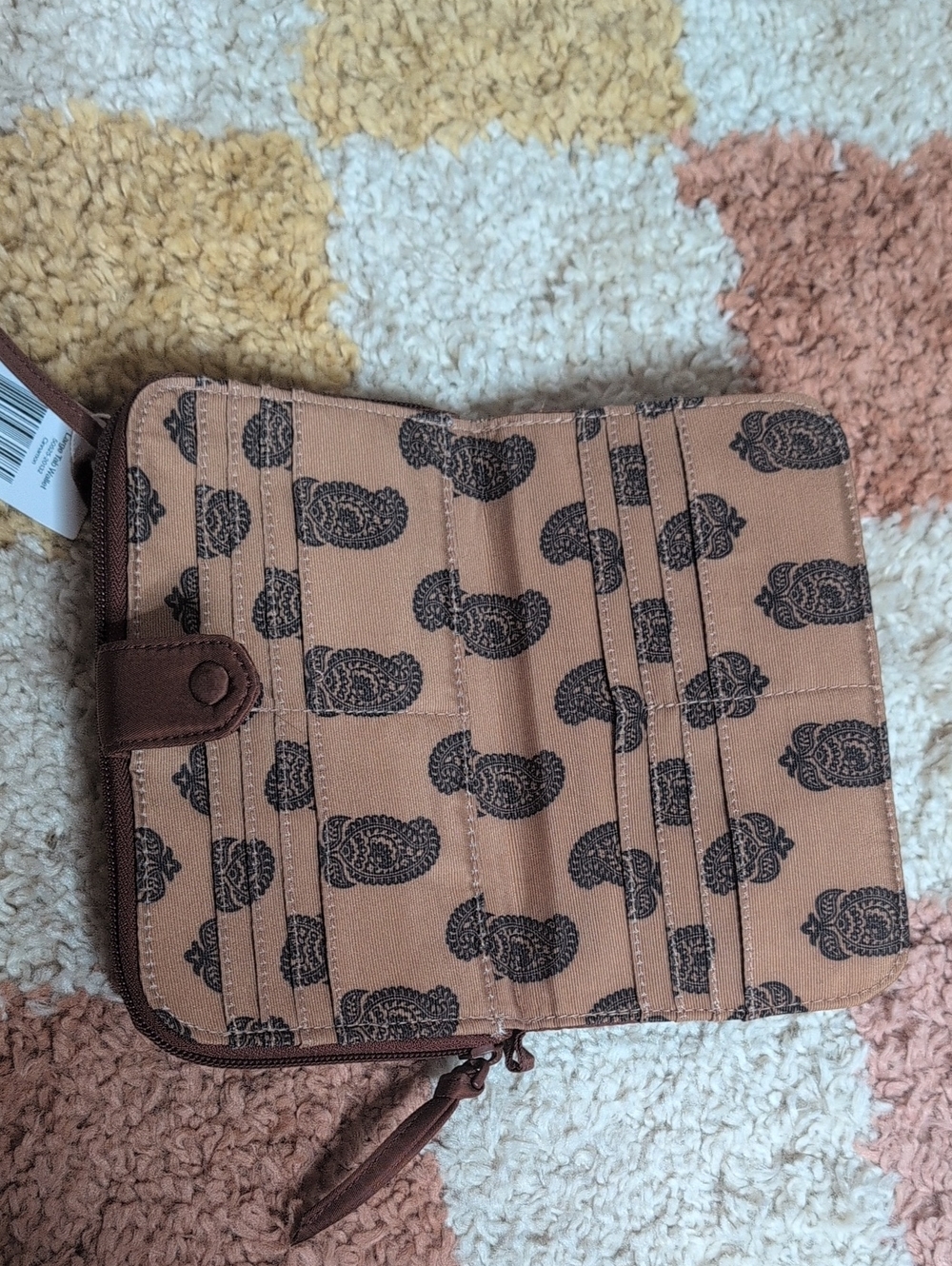 $95 MSRP NWT Vera Bradley Large Tab Nylon Wallet - Cinnamon - Picture 2 of 5
